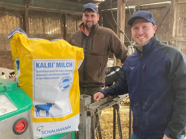 Foto: SCHAUMANN-Gebietsleiter Steffen Billerbeck mit Betriebsleiter Mark-Henrik Vierth (l.) Foto: SCHAUMANN-Gebietsleiter Steffen Billerbeck mit Betriebsleiter Mark-Henrik Vierth (l.)