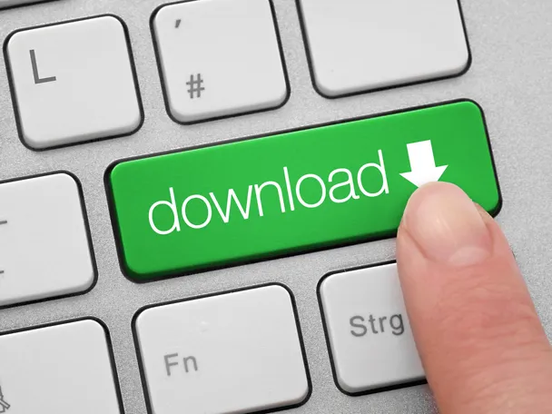 Bild: Person drückt Taste Download Bild: Person drückt Taste Download