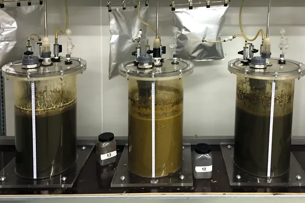 Versuchsfermenter mit Panta Rhei Versuchsfermenter mit Panta Rhei